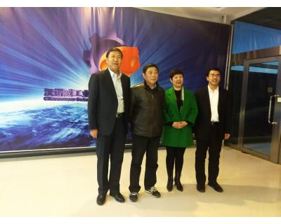 太陽能熱利用專業委員會主任張曉黎關懷漢諾威